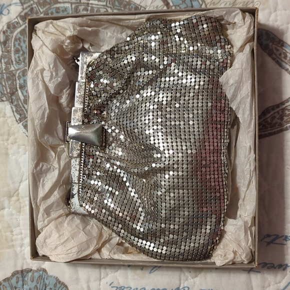 Whiting and Davis Handbags - Whiting and Davis silver mesh bag